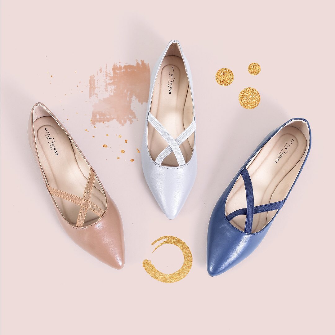 tltsn_id's tweet photo. Ga kerasa ya girls, udah weekend terakhir di 2019. Pasti masih bingung deh cari outfit untuk malam tahun baru? Nah Koleksi flat shoes ini pas banget untuk baju formal maupun casual. Kamu lebih suka warna mana girls? 😍😍 https://t.co/1GLlPhNK3J