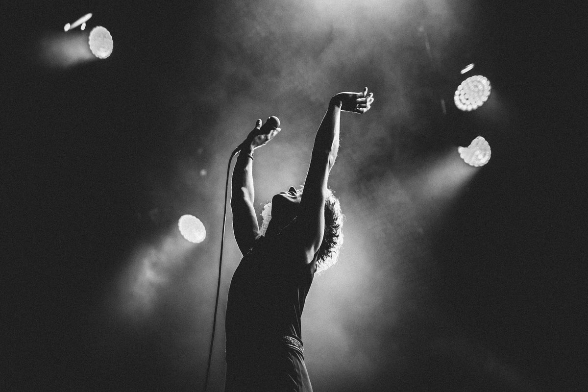 my coverage of <a href="/GretaVanFleet/">Greta Van Fleet</a> in NOLA is up on <a href="/stitchedsound/">Stitched Sound</a>! see the photos + review here: stitchedsound.com/greta-van-flee…