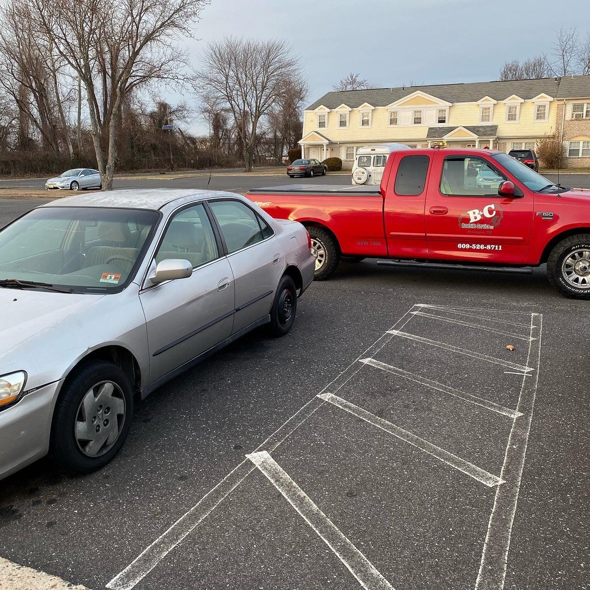 bcroadside18's tweet photo. Another happy customer to be back on the road. Give us a call at (609)526-8711. #honda #hondaaccord #roadside #roadsideassistance #roadsideservice #tow #towlife #towlife247 #towlivesmatter #lightservice #softservice #tirechange #flattire #flattiressuck #ford #fordf150 #worktruck https://t.co/DVKj2uHnDv