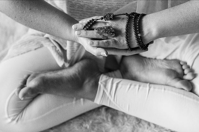 CYOGASTUDIO's tweet photo. **DATE CHANGED for NEW YEARS EVE DEEP MEDITATION with @teresa.cassou
10am - 12:30pm now on December 31st
•
“We gather every year to make a wish, to dive into the unknown together. We celebrate the end and death of a cycle to receive and give birth to the new one that is wait… https://t.co/WhAbmGfhKW
