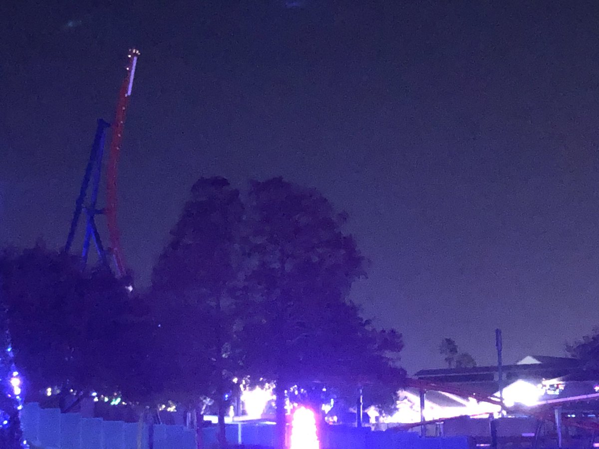 BuckeyeCoaster's tweet photo. Ice Breaker at @seaworld Orlando at Night! This ride is going to be a lot of fun at night up against the lake. You will have a lot of good viewing areas as well. These were taken from the bridge. #SWOBreaktheIce #SWO #BreaktheIce #SWO2020 #SeaWorldOrlando https://t.co/Gx7V6rMekm