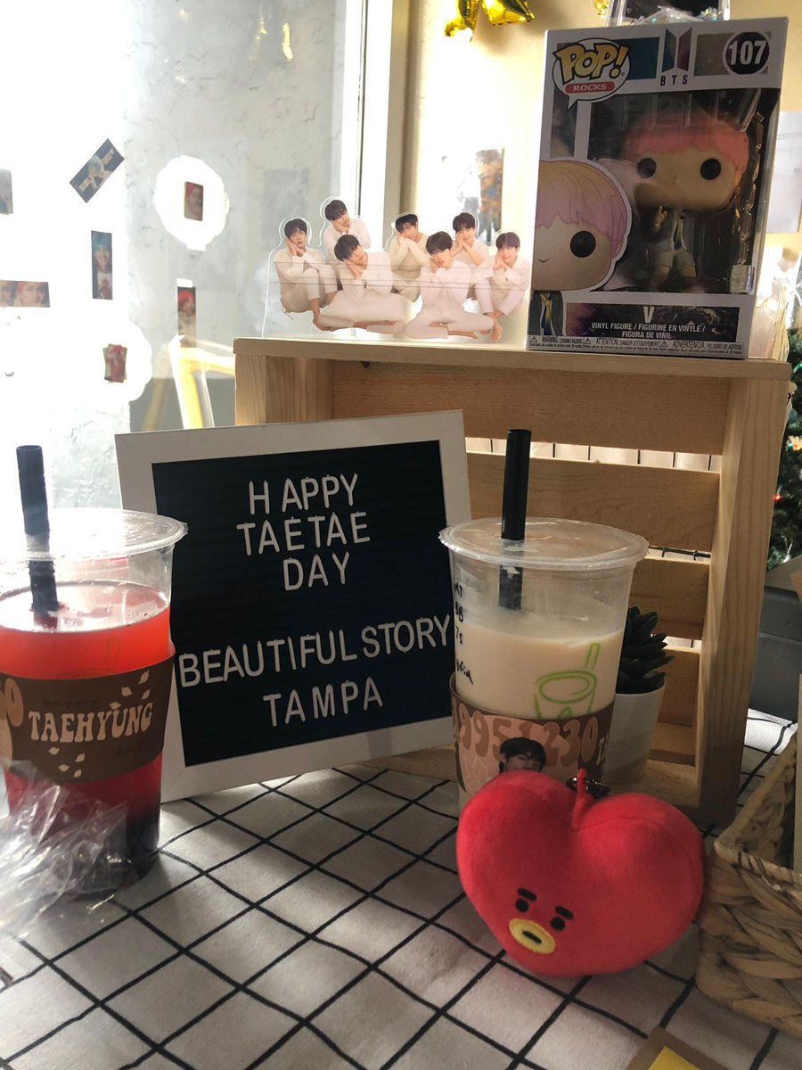 taestune's tweet photo. had so much fun at taehyungs cup sleeve event today, thank you so much!! @motstae #BeautifulStoryKTH https://t.co/9ksoTYq9Zm