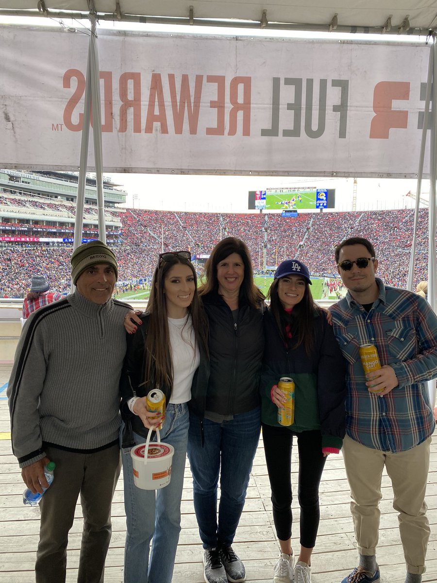 GinaDeRosaCPA's tweet image. Thanks @Cal_CPA #LAChapter for a fun family day at the #Rams game. It was great to see friends from other chapters too!