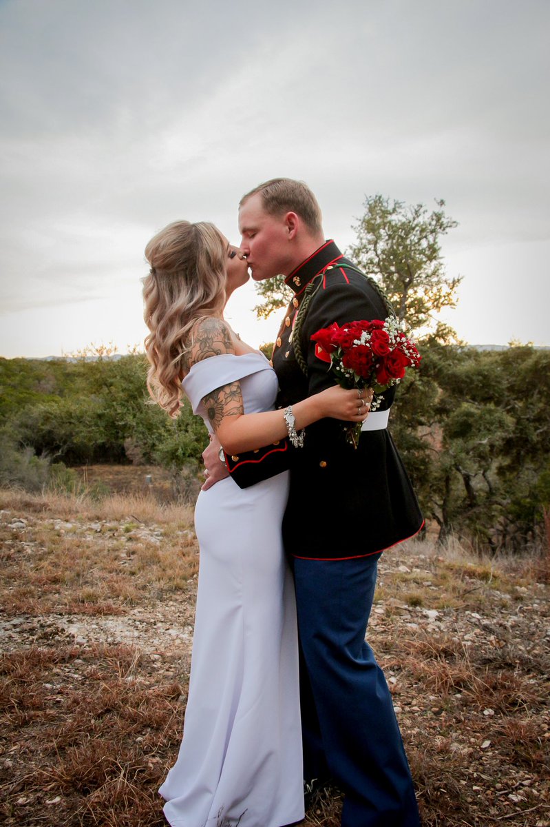 Lilbit_kaitlyn's tweet photo. 12-28-19❤️ I married my best friend, i couldn’t have picked a better man to be with for forever❤️@C_raab_4 

📸: @mariah_shayla https://t.co/SjmJmp846k
