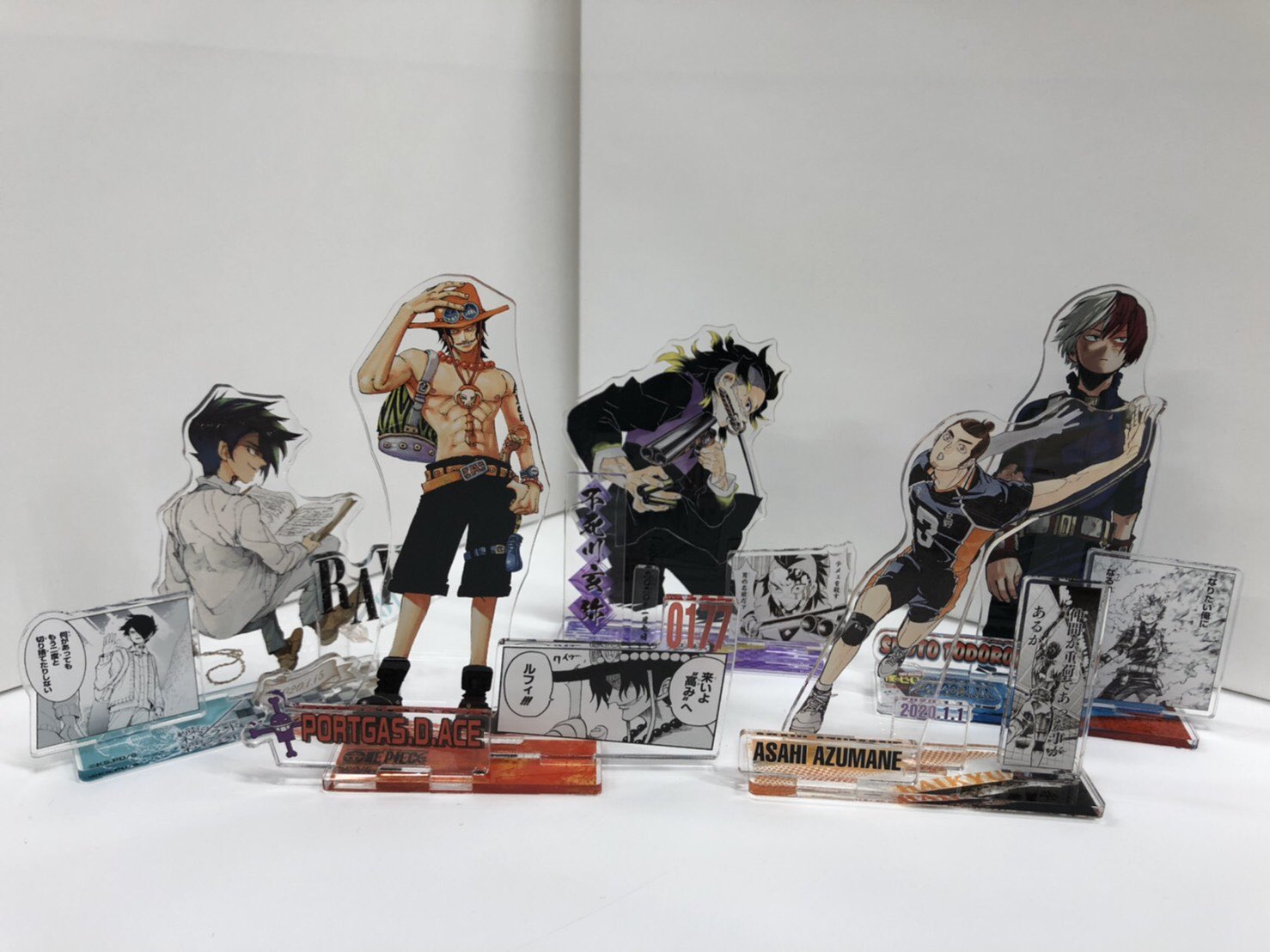 ジャンプショップ Jump Shop 公式 Jump Shop原作新商品情報 年はこれでキマリ 彡 ジャンプキャラクターの誕生日をみんなでお祝いしよう 大人気 バースデイ缶バッジ 各450円 税 Wjキャラ大集合 名場面ジオラマフィギュア 各1500 ジャンプショップ Jump Shop 公式 Jump Shop原作新商品情報 年はこれでキマリ 彡 ジャンプキャラクターの誕生日をみんなでお祝いしよう 大人気 バースデイ缶バッジ 各450円 税 Wjキャラ大集合 名場面ジオラマフィギュア 各1500