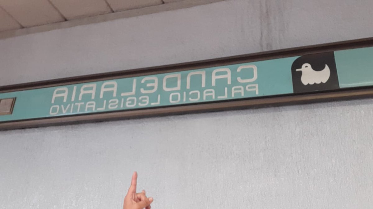 lessac5's tweet photo. Vamos de vuelta, de Santa Anita a Candelaria, para trasbordar y encontrarnos por segunda vez a Pantitlán, trozito de Linea 1 ahí te vamos @Soniiglu  #cdmxmetrochallenge https://t.co/l4doWzaZwF