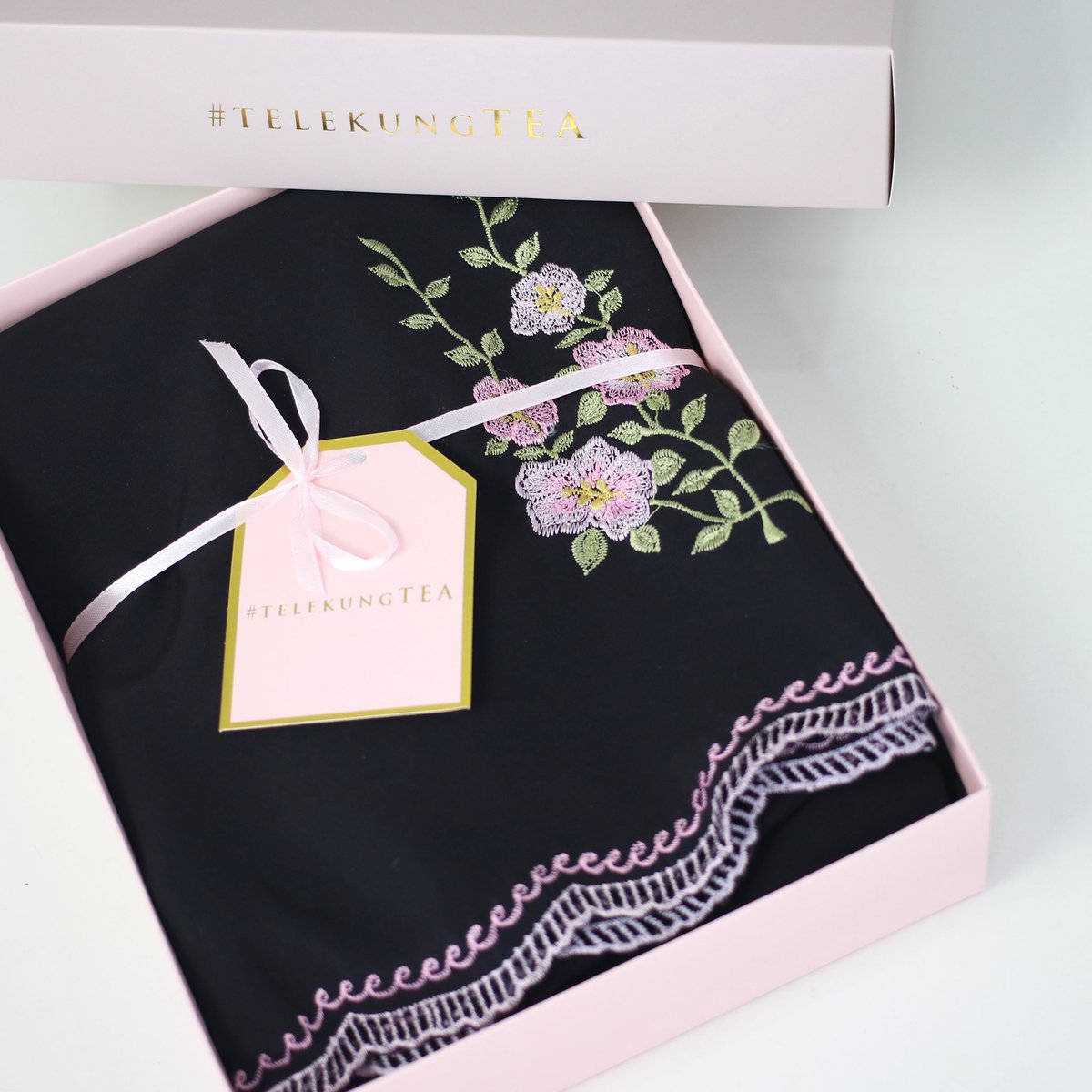 telekungtea's tweet photo. Black beauty. Mysteriously chic. Black is elegance. Or however you want to describe this piece, it really is a gorgeous piece!

Featuring the ELENA in black. Now on SALE in conjunction with the #teayes2019 YEAR END SALE!

#TelekungTEA #telekung #telekunghadiah #elenabytea https://t.co/AQFXB0tytL