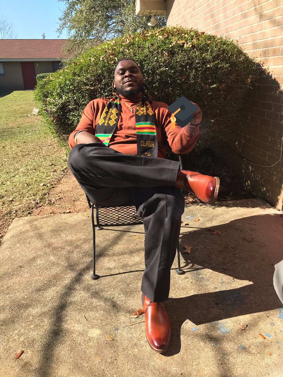 _Coouse's tweet image. O ain’t never dropped these here. 🐍👨🏾‍🎓#FAMUGrad