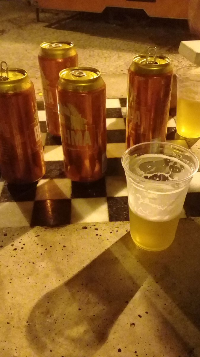 VitorEvan1996's tweet photo. Nem só de trabalho vive o homem! Vamos bebemorar o último fim de semana do ano #didicobensoa #pas https://t.co/9LOJjP96Yk