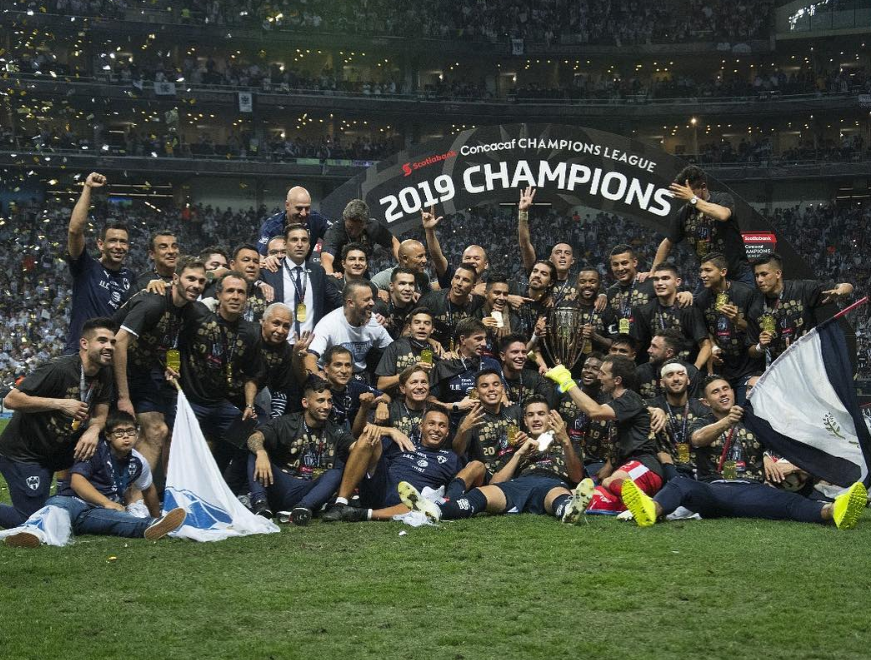 InvictosSomos's tweet photo. Rayados en 2019:

➔ Campeones de Concachampions (final regia).
➔ Campeonas de Liga MX Femenil (final regia).
➔ Podio en el Mundial de Clubes (partidazo ante Liverpool).
➔ Campeones de Liga MX (ante América en el Azteca). 

AÑO HISTÓRICO. #Rayados https://t.co/dIQqeeVb3Y