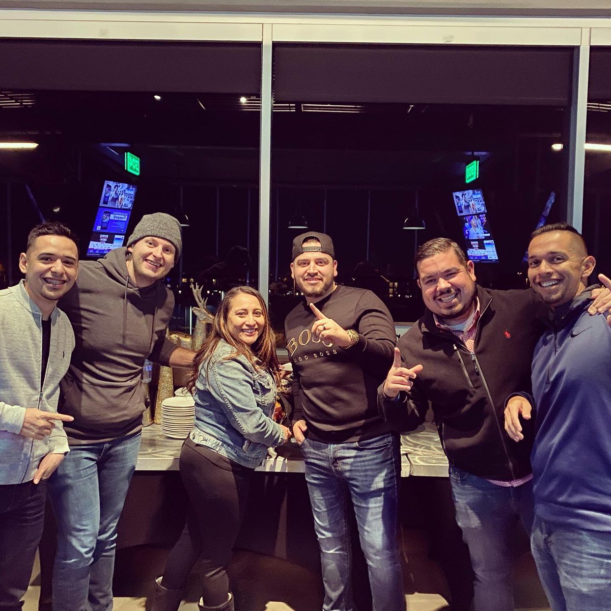 Amanda_K_Romero's tweet photo. Hats off to these AMAZING November #SparkFast winners 🔥🥳🙌 Loved celebrating your accomplishments with you and can’t wait to see what 2020 will bring!
#BringTheHeat #FireNation #SouthwestWins #ProudDOS https://t.co/W4WnpTJRK9