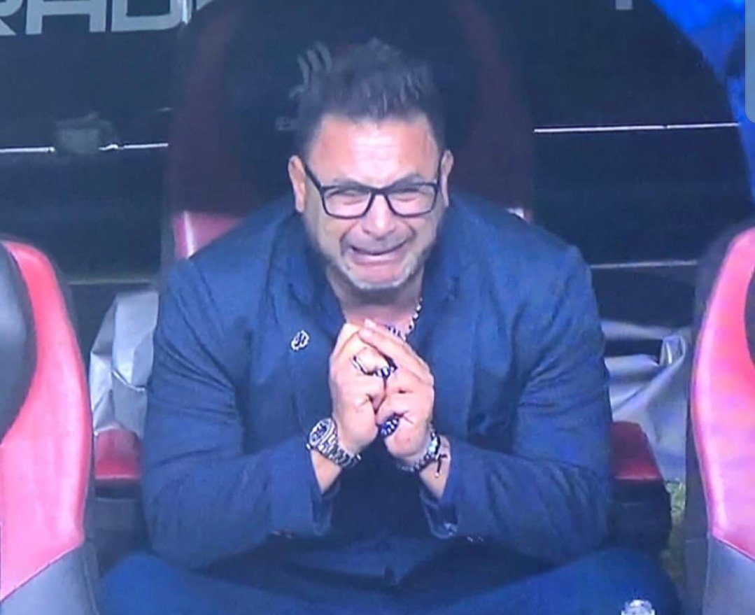Kraken_TV_News's tweet photo. Esta imagen me PARTE!!! Me hace pedazos el CORAZÓN....es una mezcla de ALEGRÍA.....DUELO PROFUNDO...y AMOR..
La PROMESA CUMPLIDA...
DIOS BENDIGA a este señor y a su Angel guardian en el cielo. https://t.co/YKWkJ8YCUQ