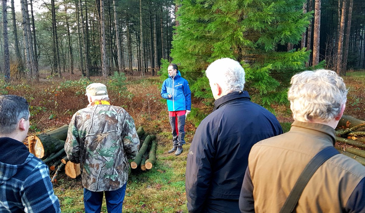 GemEersel's tweet photo. Vrijdag 27 december was weer de jaarlijkse houtveiling bij de #bosschuur in #Wintelre. Lees er over via onze website https://t.co/kifpIebG8s https://t.co/ysoa0LPWiP