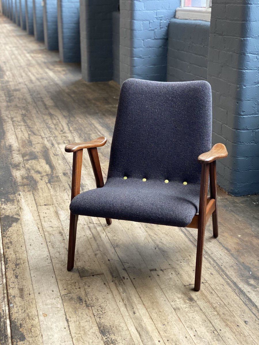 relovedsimion's tweet photo. I love the design and symmetry of this Louis Van Teeffelen 1960s Armchair, what do you think? #statementchair
#simionhawtinsmith
#bespokeupholster
#interiorstylist
#moneyfornothing
#relovedupholstery
#comeandcreate
#louisvanteeffelen https://t.co/cbpby644DO