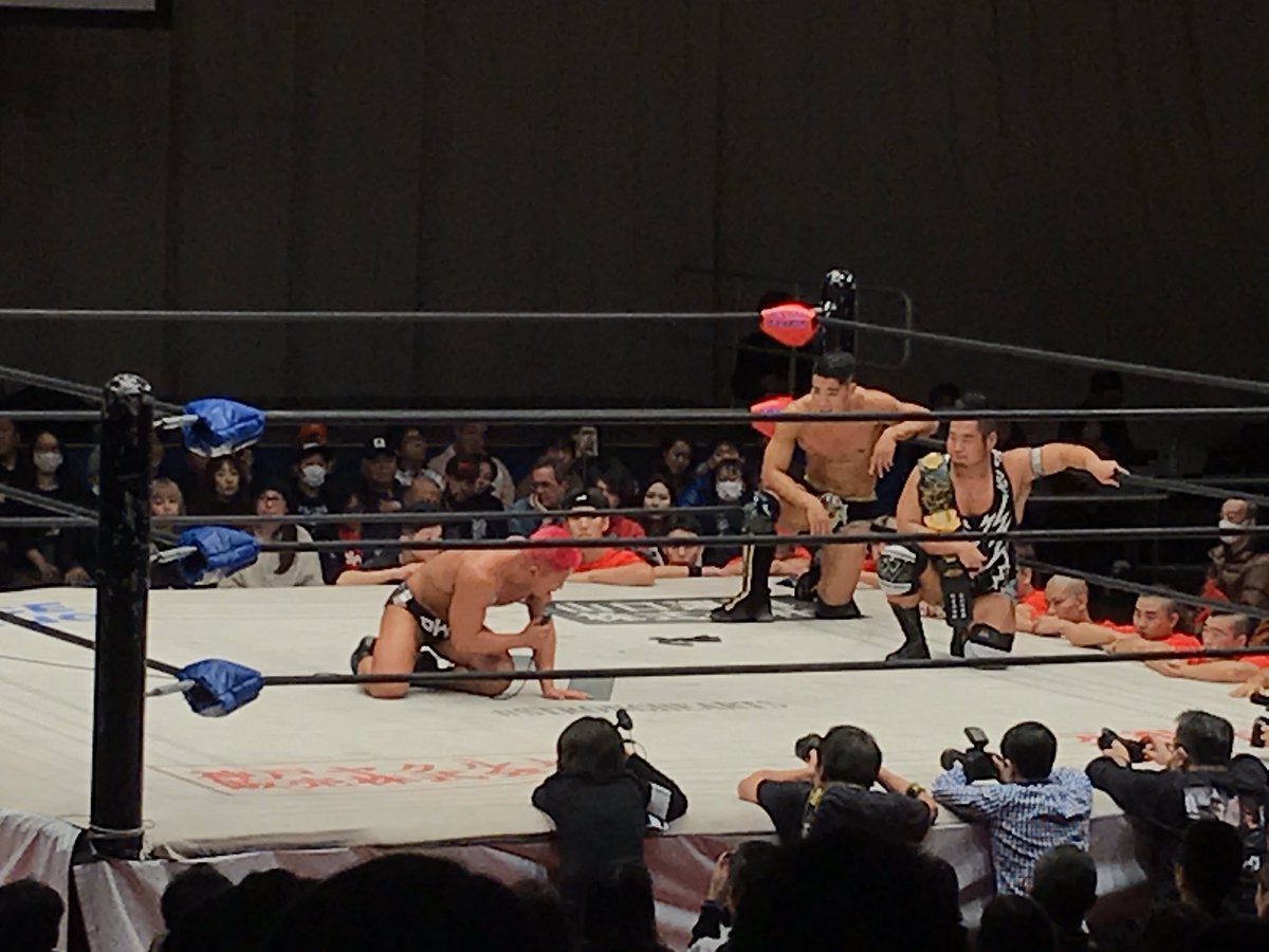 Ryo_Niisan's tweet photo. 2019.12.30
OWE後楽園ホール大会
オープニングからメインまでどれも見応えがある興行だった。
CIMA選手、T-Hawk選手が負けちゃったのが残念。
でも、メインでエル・リンダマン選手が勝ったから良き!!
#OWE
#STRONGHEA https://t.co/yZIDbefS4i