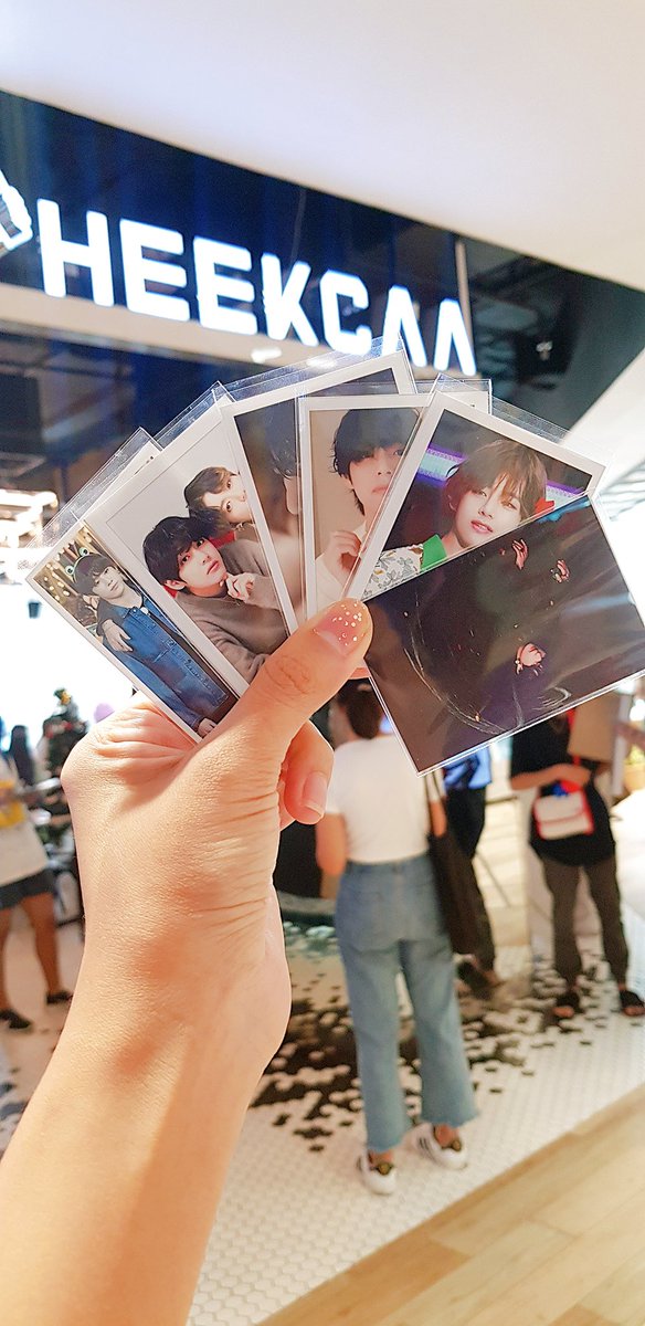 NESpiglet20's tweet photo. ไม่เยอะไม่ใช่คุณปรางค่ะ😊ไม่ได้หมายถึงเรื่องเยอะนะคะแต่ให้give awayเยอะมากกกกกกกก😂🤣🤣 ให้เยอะทุกงานจริงๆนะ เป็นคนน่ารักตลอดเลยขอบคุณมากนะคะ @prang_pasuta มีการเรียกให้ไปเอาเพิ่มอีกบอกเราได้ไม่ครบ😁 ขอบคุณอีกครั้งนะคะ💜💜
#BDAYtomyshiningV
#HappyBirthdayTaehyung #HappyVDay
💜 https://t.co/JHTTxFVeCO