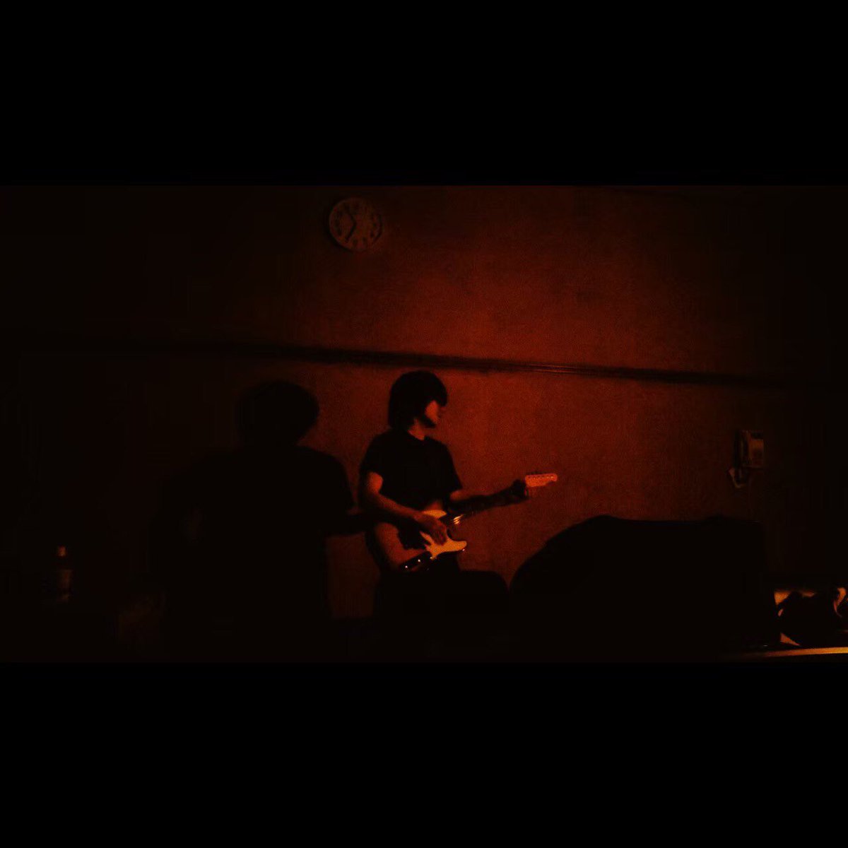 Pulse_amp's tweet photo. PAMとして公演を3本、VARITでのLIVEに3回出演いたしました。
(フロントマン練間沙/ネルマイサゴの個人の出演は、彼のTwitter等をご覧ください@s_i_f_135 )
まず1つ目の公演は、平成最後の4月28日に行いましたPAM#3「2月17日」
#PAM3 https://t.co/OSCZim6aPK