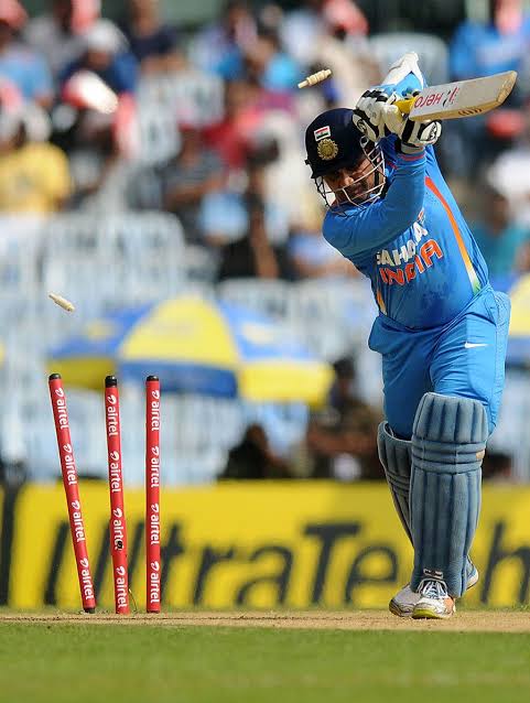 PakistanCric10's tweet photo. #OnThisDay Pakistan beat India in the 1st ODI of the 'Anay Do Series' in Chennai.
" Iskay baad anay ko ni kaha ๐"
#AnayDo https://t.co/sNJLp3W8A6