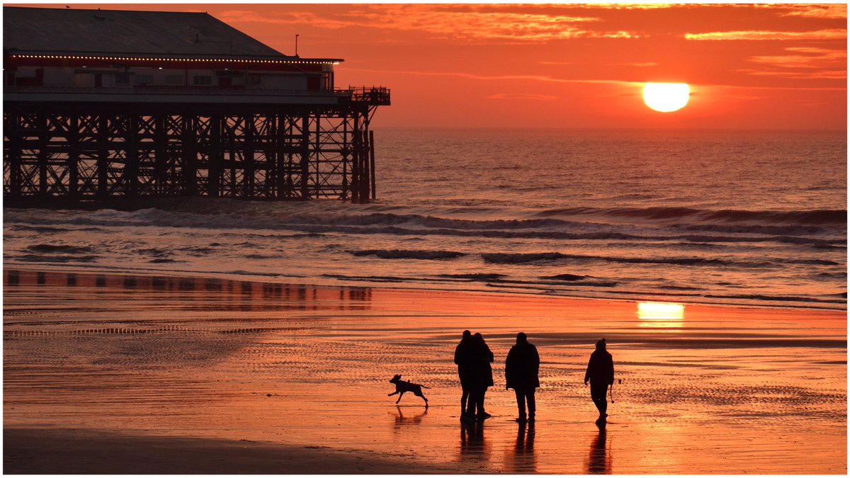 I’ll have to nip out and buy The Telegraph this morning. I made the front page, great way to end the year 🙂 <a href="/VisitLancashire/">visitLancashire.com</a> <a href="/visitBlackpool/">VisitBlackpool</a> #blackpool #sunset