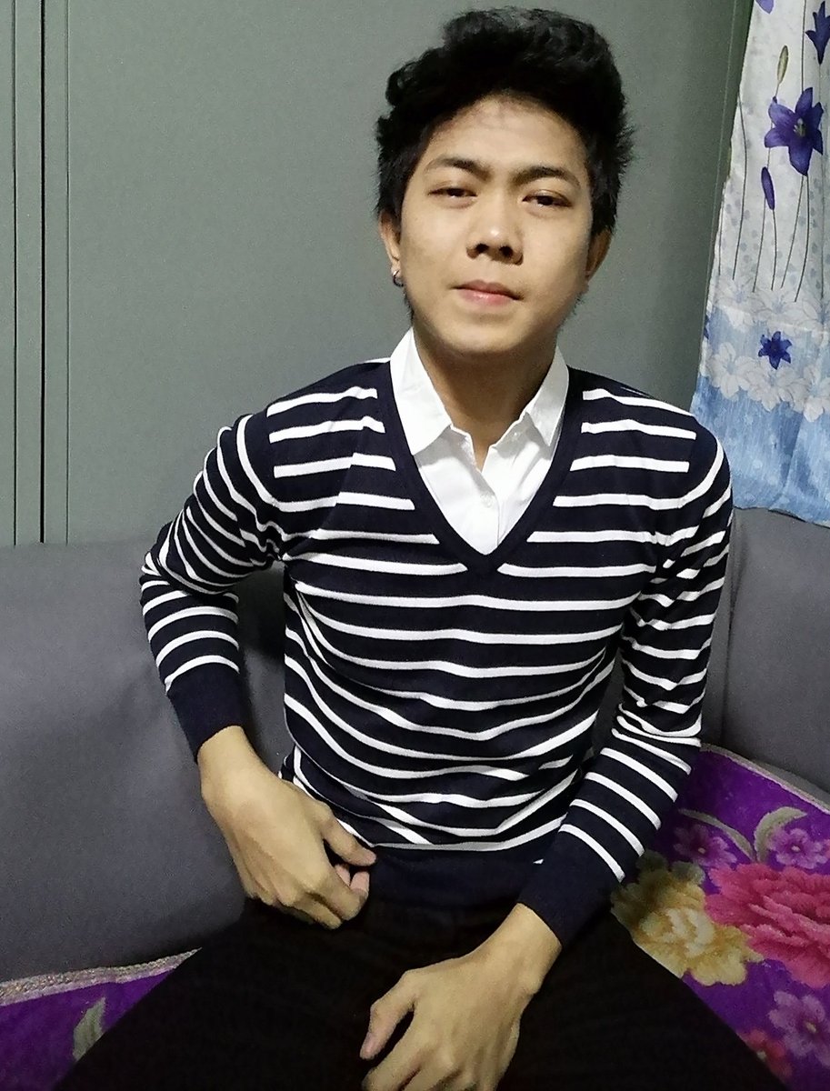 KungLay24515433's tweet photo. ပဲပေးနေသောချိဖနဲ့မတွေ့ချင်ဘူးလား
09772725614 https://t.co/RUrKR2IbCZ