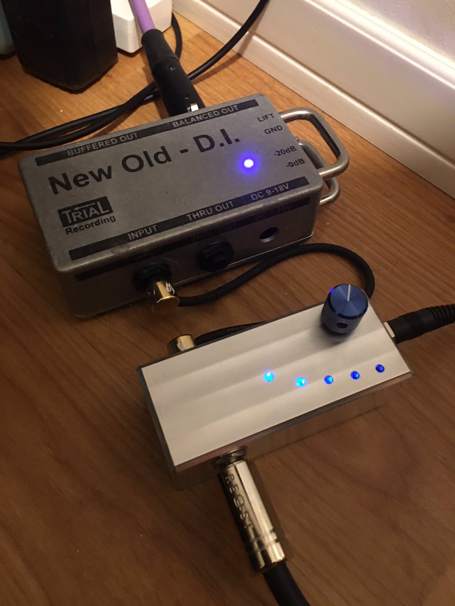 yoppieU's tweet photo. 買っちゃった、、しかも限定のほう^_^
いろいろ試してみまーす。#LeeCustomAmplifier #12AU7BB https://t.co/yIiIaLR0Fa
