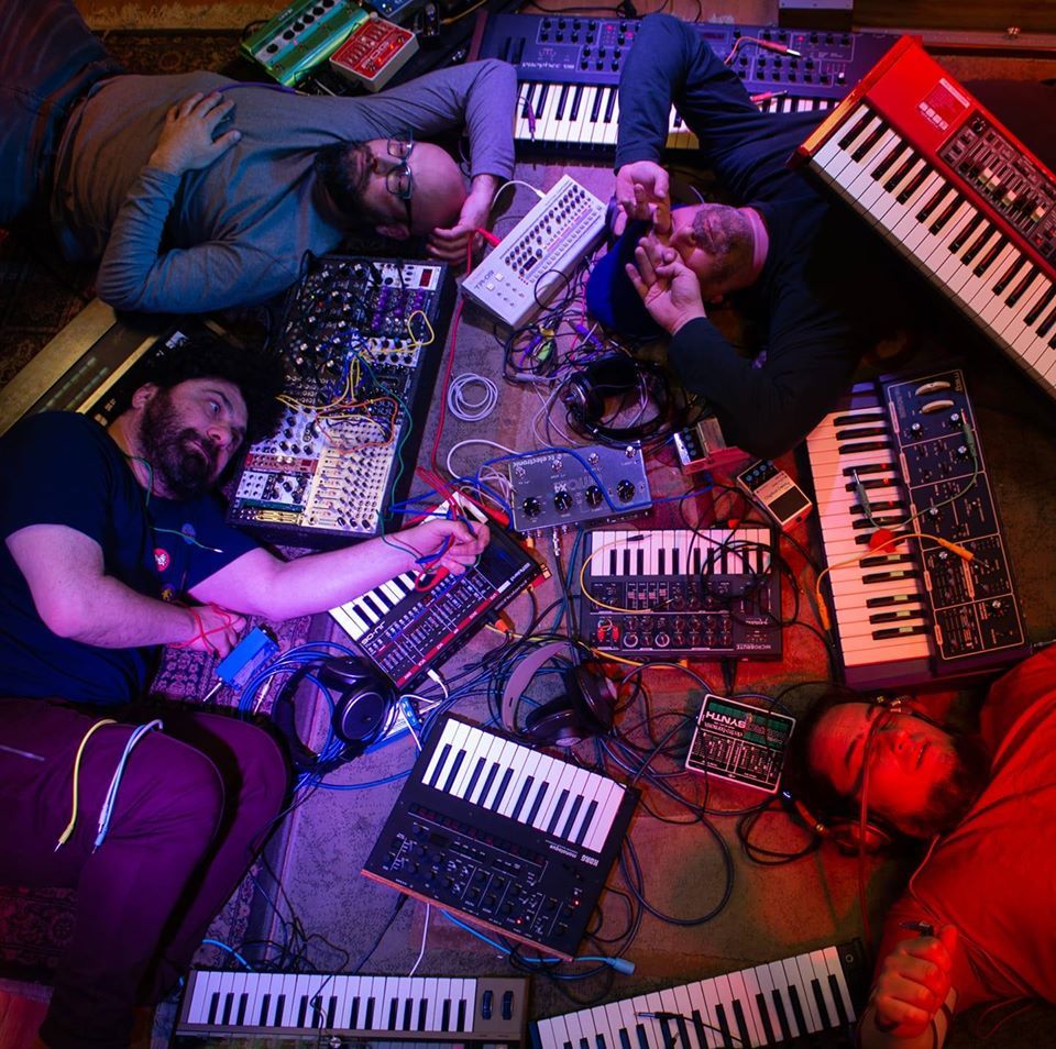 Disfruta en #MiRollo de <a href="/ProyectoDaSilva/">Proyecto Da Silva</a> y su "Ey Amigo" mirolloeselindie.wordpress.com/2019/12/30/dis…