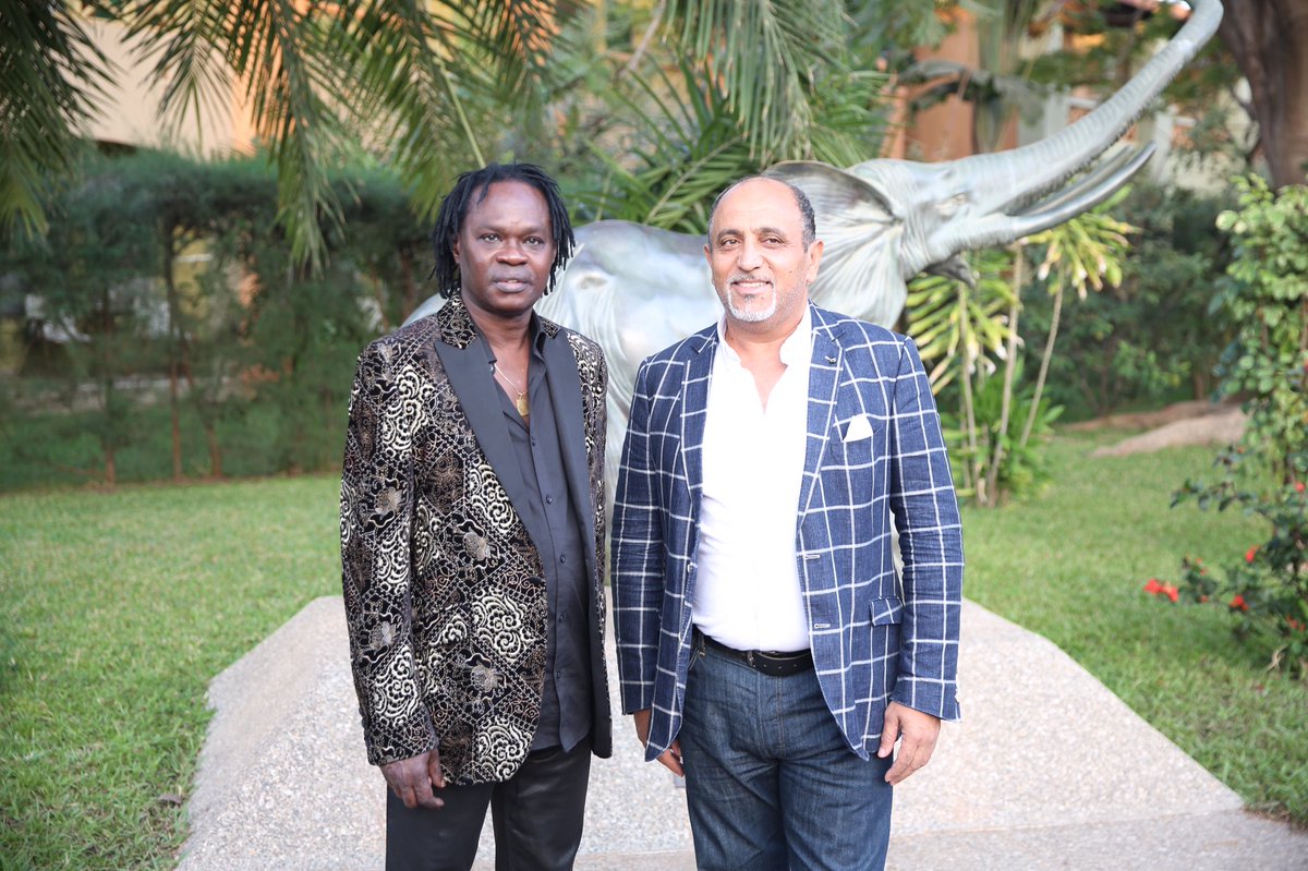 AfriCourage's tweet photo. Baaba Maal left the Kairaba beach hotel after his performance at Open Mic/AfriCourage festival. He thanked the Kairaba team for their kind and generous hospitality. #Gambia #KairabaBeach #FTI #AfriCourage https://t.co/RMAdMQj3Pp