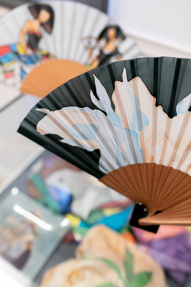 SilkSPInstitute's tweet photo. La Artesanía presente en la Exposición La Seda del Instituto Seda España en la Real Fábrica de Tapices. https://t.co/Ik989Ud3IP https://t.co/nWB2uQ1F8z