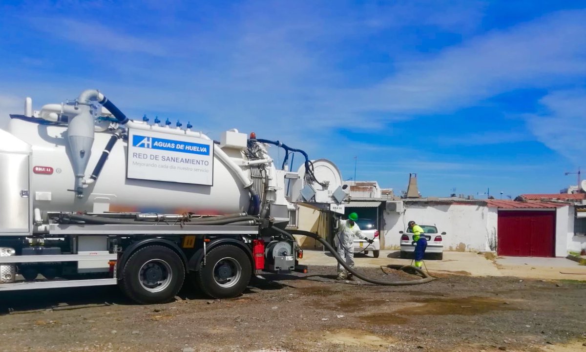 AguasDeHuelva's tweet photo. 12 MESES, 12 COMPROMISOS. Repasamos un año de #RSC2019: OCTUBRE Nuestros operarios 👷🏽♂️ intensifican las labores de limpieza preventiva 🚛 de los colectores e imbornales de #Huelva antes de que aparezcan las tan deseadas lluvias
⛈☔️ https://t.co/8uB4CNY0Hl
