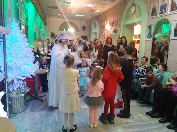 Муниципальный праздник «Здравствуй, елка!» прошел в Сокольниках
#Советдепутатов, #Сокольники, #ЛюдмилаКоврикова, #Новыйгод, #ТеатрЖарптица

Совет депутатов МО Сокольники пригласил детвору на сказочное представление в кукольный театр «Жар-птица».
Подробнее: vk.com/sokolniki_vao?…
