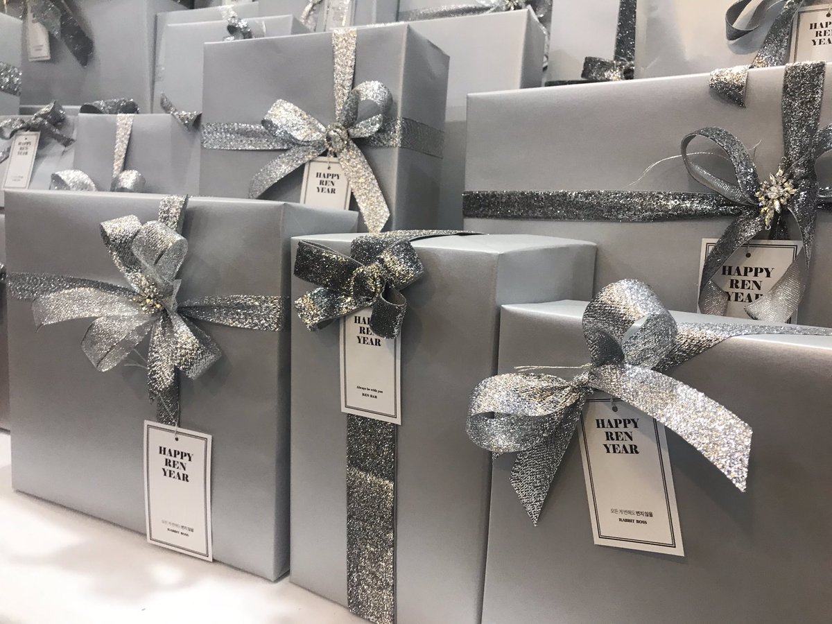 🎄2019 윈터서포트🎄

래빗보스 서포트 전달을 완료 했습니다
(&amp;렌바<a href="/renbar1103/">𝐑𝐄𝐍𝐁𝐀𝐑🐰</a> 서폿 함께 전달💕)

🎁인이어는 제작 후 전달 예정입니다!

함께해주셔서 감사합니다🙇‍♀️

앞으로도 민기군과 함께하며
응원하는 래빗보스가 되겠습니다.

🌟상세후기🌟
👉cafe.daum.net/rabbitboss9511…

사진<a href="/avoholic_1103/">AvoHolic🥑</a>❤️