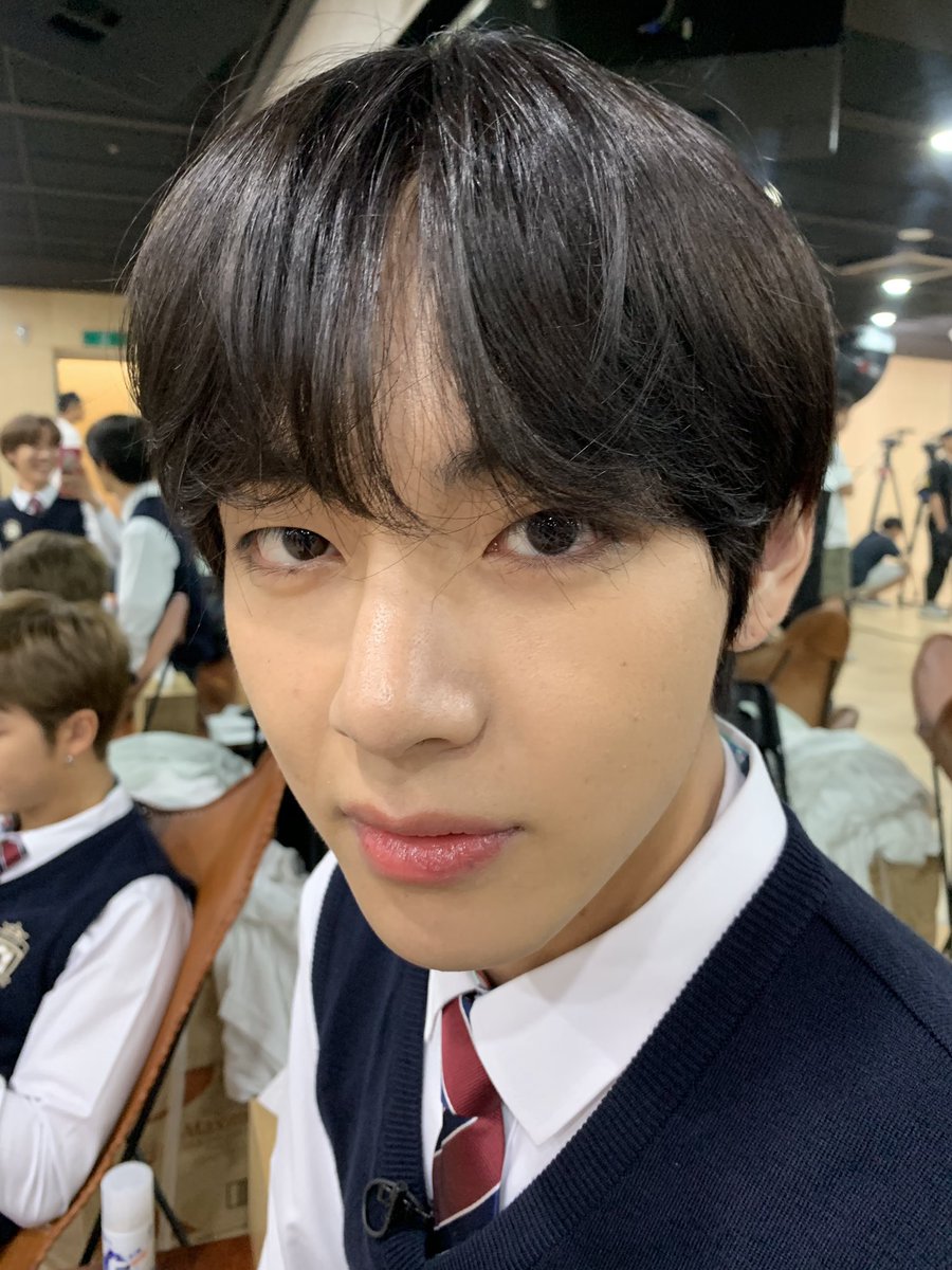 popo_thjm's tweet photo. これは休み時間にてひょんにカメラ向けたら近づいてきた写真(洗脳) https://t.co/PwG4oWP5at