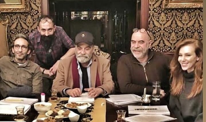 Kalite asla tesadüf değildir.. 🧡
#HalukBilginer
#ElçinSangu
#FıratTanış
#EzelAkay
#DokuzKereLeyla