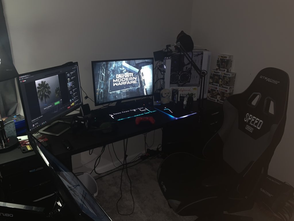 VaustinDM's tweet photo. So it’s been a few years after my original post of my first #GamingSetup and now this is half way done for my current. What do you guys think? 
@Ed_TechSource @Thermaltake @NZXT #NZXT #Razer #twtich #games #computer https://t.co/p1OzUJrbm8