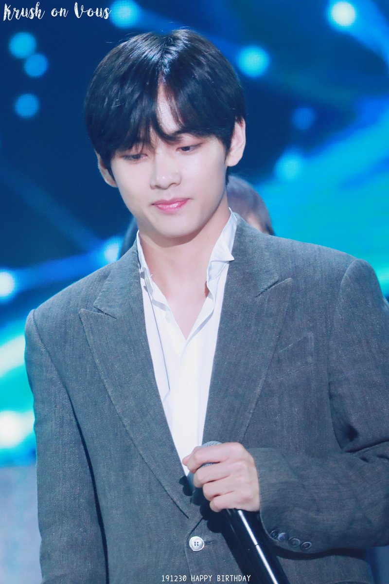 krushonvous9597's tweet photo. ᴀɴᴅ ɪ ʟᴏᴠᴇ ʏᴏᴜ sᴛɪʟʟ 💜

#HappyTaehyungDay #HappyVDay 
#태형생일ᄎᄏ #BornToVLoved

#방탄소년단 #BTS #태형 #태태 #뷔 #V #김태형 #TaehyungYouArePerfect
@BTS_twt https://t.co/IRxlblidaa