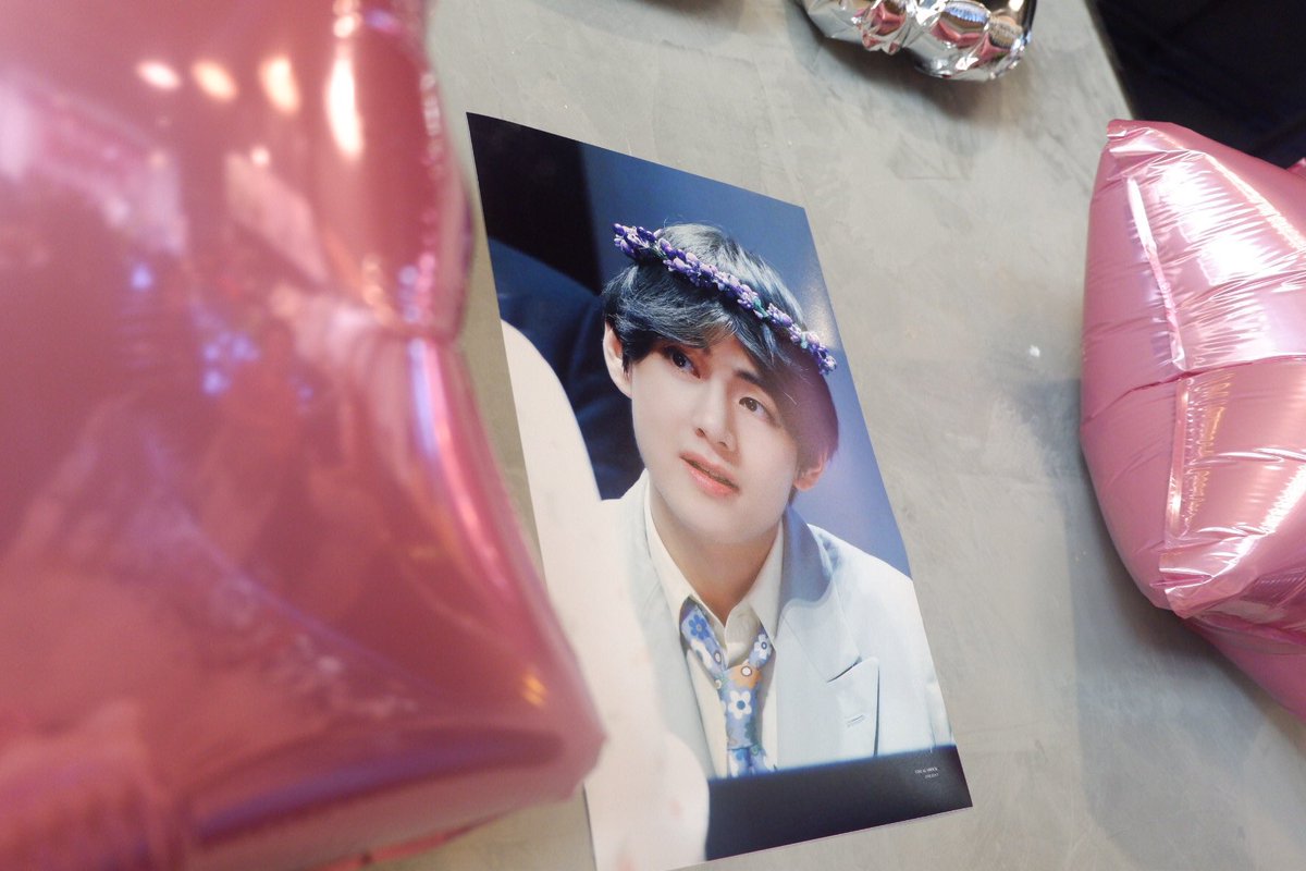 HngPpa's tweet photo. รูปแฟนอาร์ตสวยยมากก ขอบคุณสำหรับโปรเจคควันนี้น้าคะะ 🐻💕💜😍@beemyselfV7
#BDAYtomyshiningV
#HappyTaehyungDay
#HappyVDay https://t.co/PIFi0KiD9E