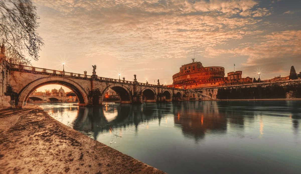 MuchosolDE's tweet photo. ROM, DIE EWIGE STADT 💛 Eins ist klar: Mit solchen Sehenswürdigkeiten wird es in der italienischen Hauptstadt niemals langweilig 😊

Entdecke #Rom mit unserem Reiseführer 👉 https://t.co/7VQltPL5m8 https://t.co/0sZqjnVWtb