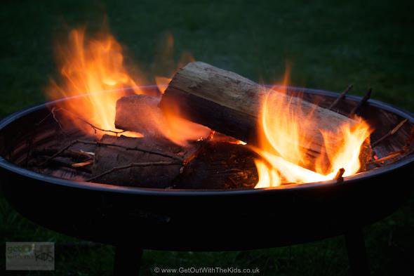 GetOutKids's tweet photo. Do something different this Christmas hols, have a campfire. #GetOutside #campfire #outdoors #adventures #outdooreating @OSleisure https://t.co/7ZYDVxRp34