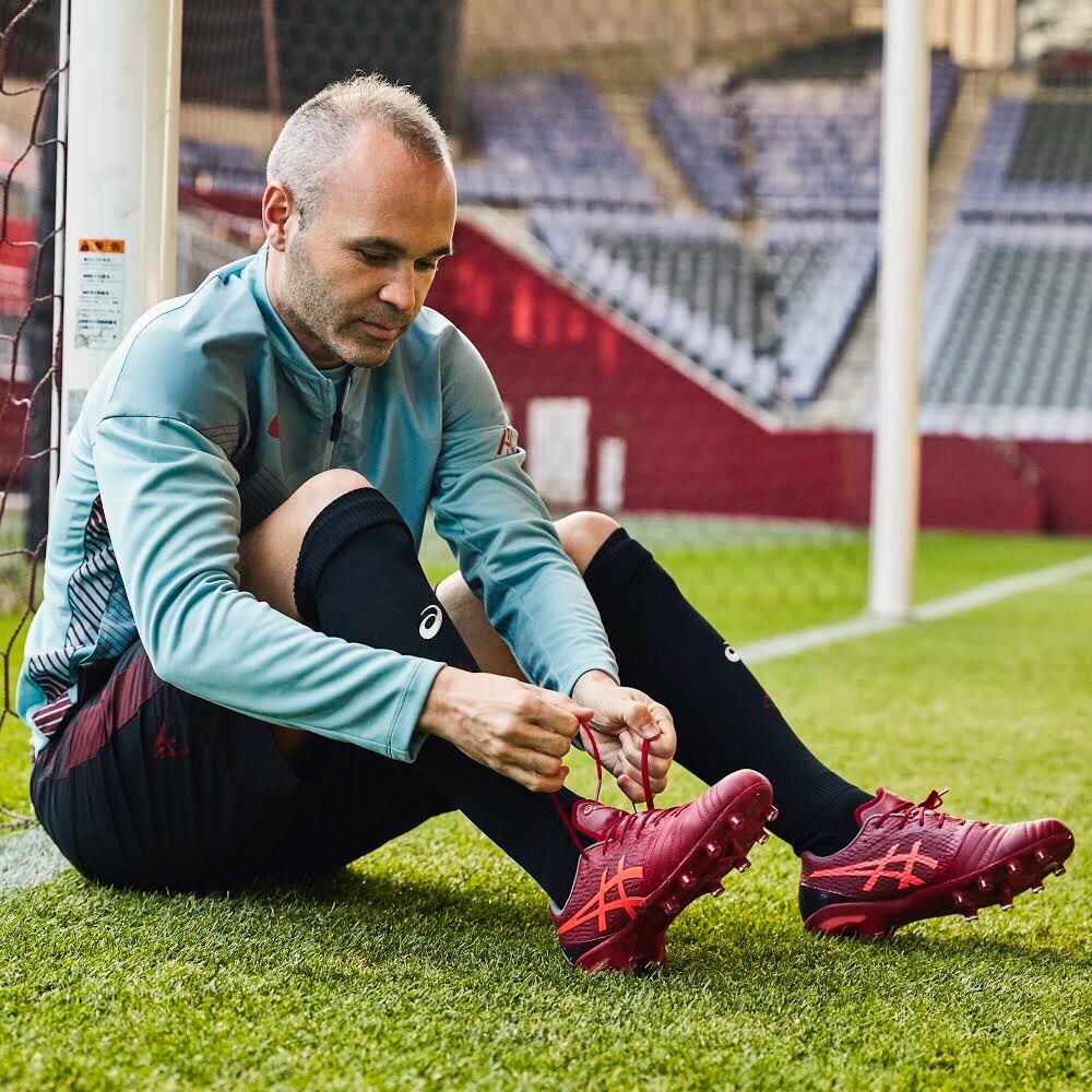 conjunto Sabio entusiasmo تويتر \ Andrés Iniesta على تويتر: "Ready to leave it out on the pitch in my  new Asics boots #UltrezzaAI the color of @visselkobe at the final of  Emperor's cup @ASICS_JP Preparado