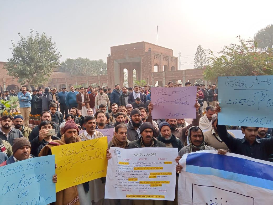 asa_cui's tweet photo. Massive rally at Lahore Campus today. https://t.co/sIy3KJxQjT