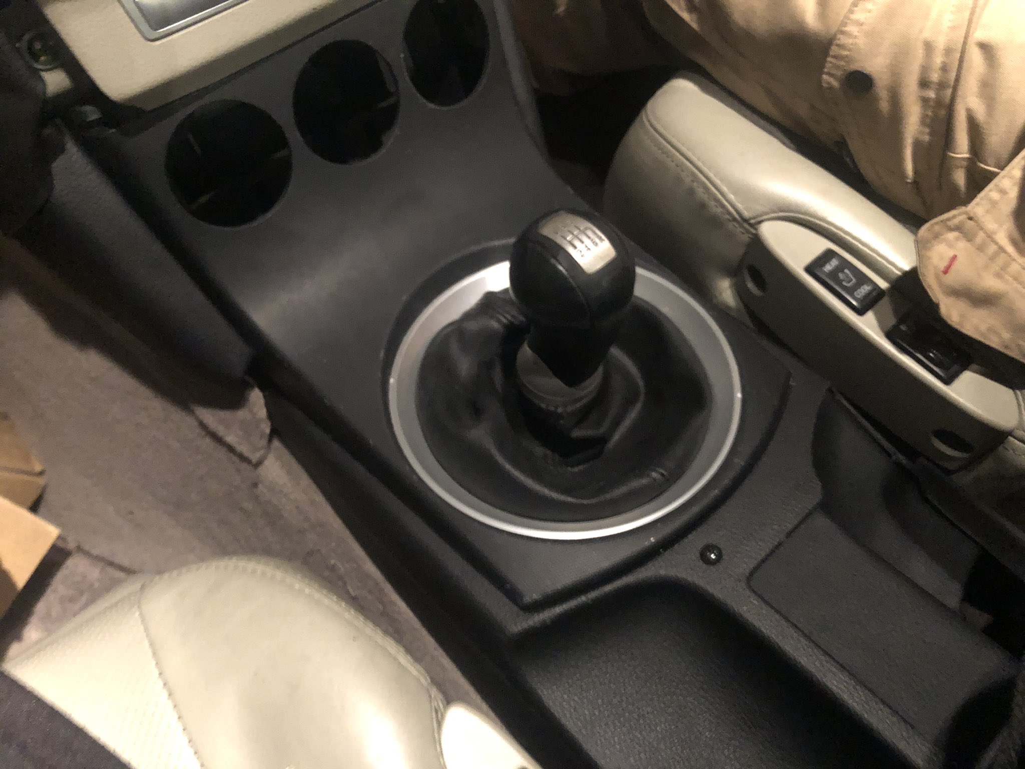 大いなる伝承物 En Twitter のーまるf50シーマ 中が違和感しかない 3リッターターボ高級セダンの6速マニュアルとか 加速も暴力的で見た目以上に厳つくなり過ぎてヤバかった T Co Z8yebthhvr Twitter