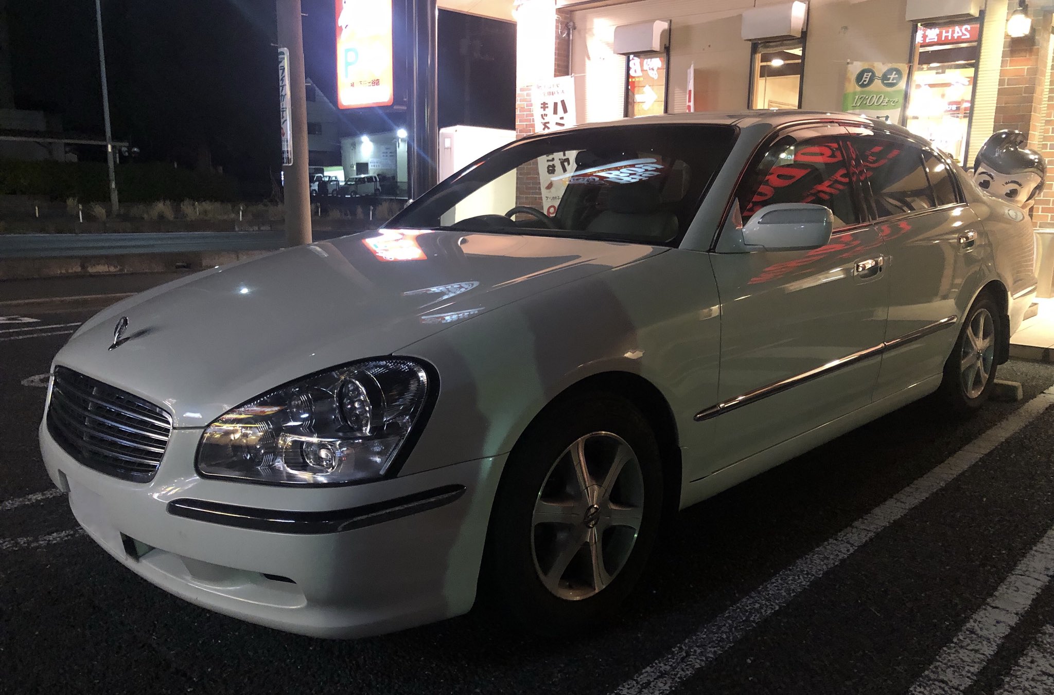 大いなる伝承物 En Twitter のーまるf50シーマ 中が違和感しかない 3リッターターボ高級セダンの6速マニュアルとか 加速も暴力的で見た目以上に厳つくなり過ぎてヤバかった T Co Z8yebthhvr Twitter