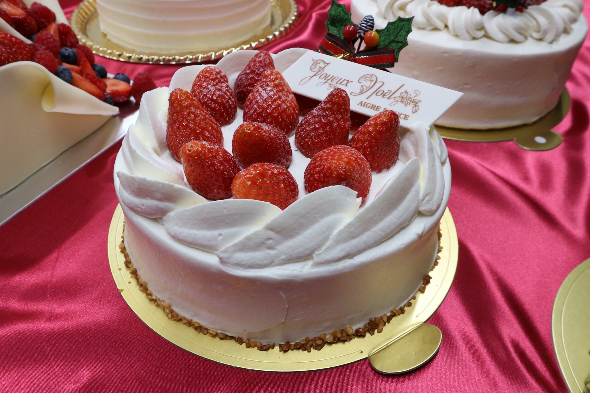 ヒキノトオル 甘党男子ひっきー エーグルドゥースのクリスマスケーキ 甘党クリスマス会 スイーツ断面 T Co H5npgn4hvn Twitter