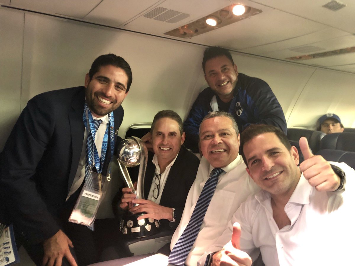 11tona's tweet image. Gracias a la vida por haberme dado la oportunidad de colaborar en el mejor equipo del mundo!!! En 2019 nos tocó ganar todo... conca, femenil, varonil, respeto mundial, ranking fifa, y el mejor lugar en forbes... LOS VOY A EXTRAÑAR!!!