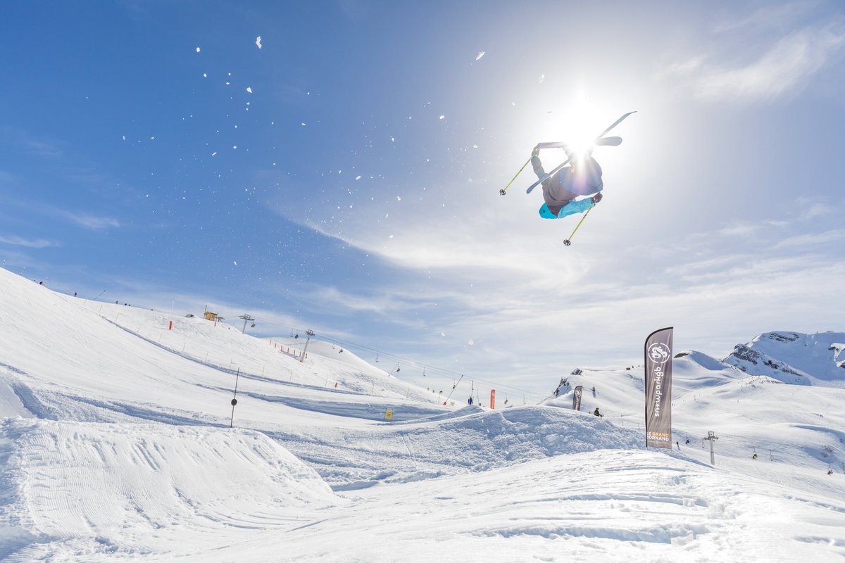 "Comme un lundi" acrobaties capturées sur le snowpark du Grand-Bornand !

#snowpark #snowparkgb #skifreestyle #freeski #freestyle #savoiemontblanc #hautesavoie #alpes #frenchalps  #annecymountains #mongrandbo #grandbornand #ski