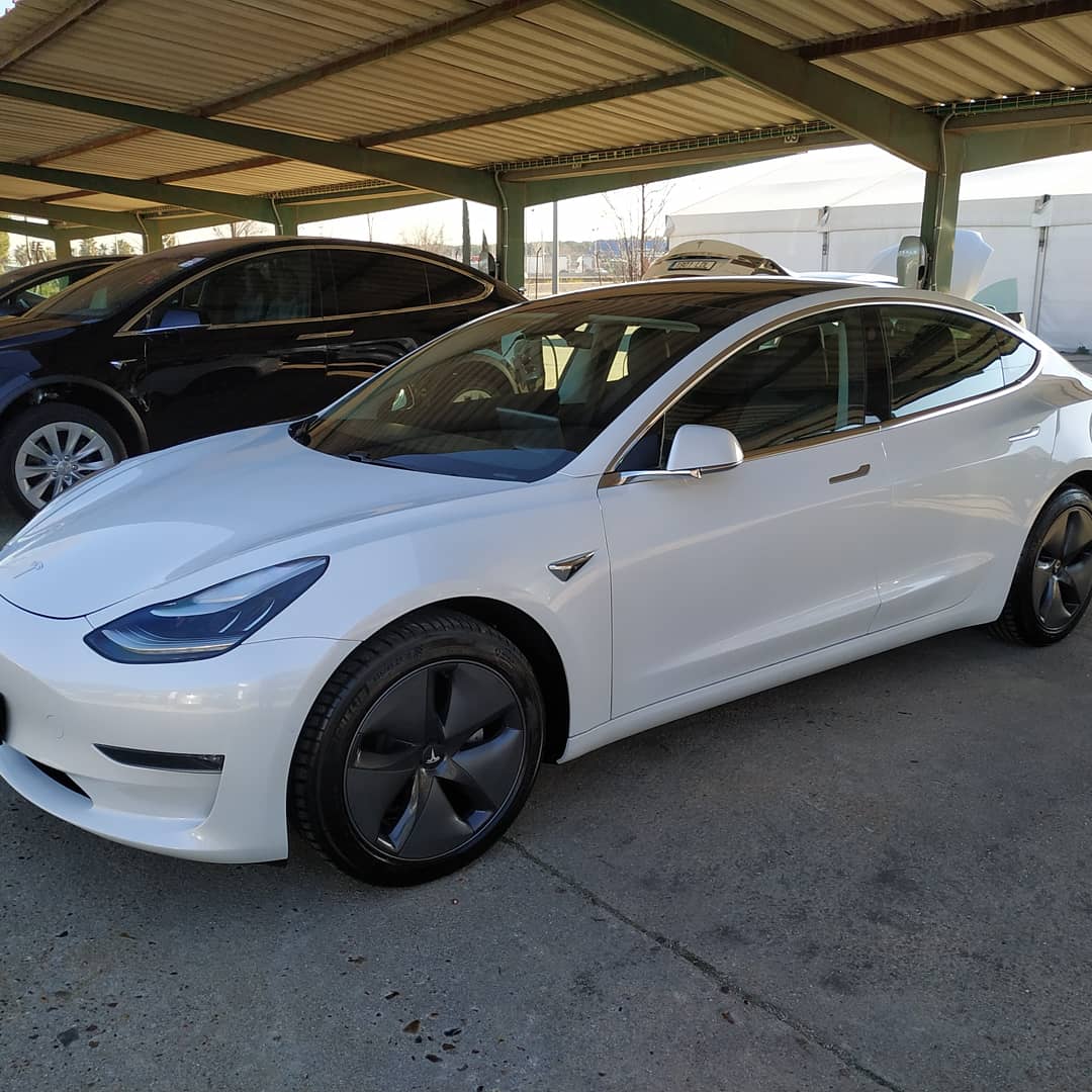 PerertLaykom's tweet photo. Bueno, por fin os presento a Hope!

Gracias por tanto @slcuervo @ClubTeslaES @TeslaParaTodos @foroelectricos @Model3Owners @Tesla https://t.co/TxuxYOUIcv