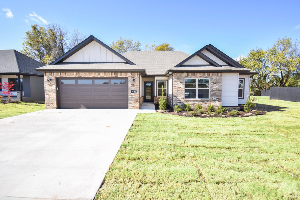 firststarrealty's tweet photo. Still looking for that perfect rental? We have just the place for you inside Farmington Heights!
4 bedrooms, 2 bathrooms, fireplace and plenty of space! Fenced in backyard, appliances included when you rent!
479.267.1600
https://t.co/hi64DlyXcE
#firststarrealty #farmingtonar https://t.co/PyUhztmsbh