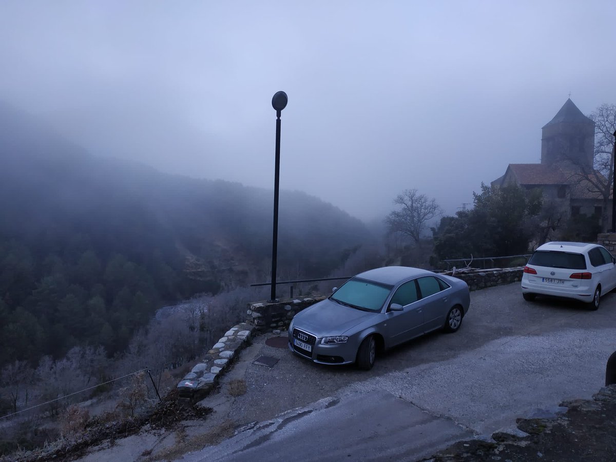 udac78's tweet photo. Niebla esta mañana por dónde no acostumbramos: #Lafortunada y #Badaín.
Incluso ha cruzado las #Devotas.
Fotos Avi, Miquele, Presi.
@eltiempo_atv @AEMET_Aragon @meteo_aragon @MeteoPirineosAr https://t.co/9QaoOgYghP