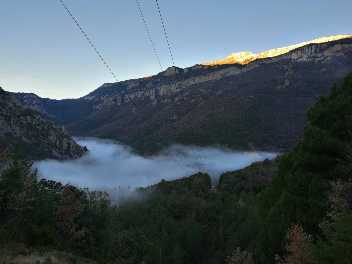 udac78's tweet photo. Niebla esta mañana por dónde no acostumbramos: #Lafortunada y #Badaín.
Incluso ha cruzado las #Devotas.
Fotos Avi, Miquele, Presi.
@eltiempo_atv @AEMET_Aragon @meteo_aragon @MeteoPirineosAr https://t.co/9QaoOgYghP