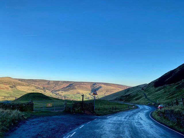 DigitalCyclist's tweet photo. The Mam Nick climb never gets easier but well worth the effort when you are rewarded with these views at the top. Love this hill. 
#cycling #cyclingphotos #peakdistrict #peakdistrictphotography #mamnick #mamtor #peakdistrictnationalpark #fromwhereiride https://t.co/Of48ZFZsEJ https://t.co/uCxudUVgqe
